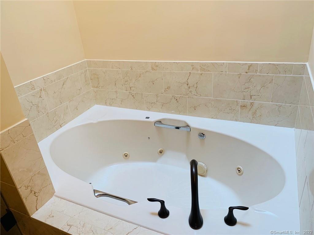 197 Sheep Hill Road, Unit C Greenwich, CT 06878 - Photo 10 of 15
