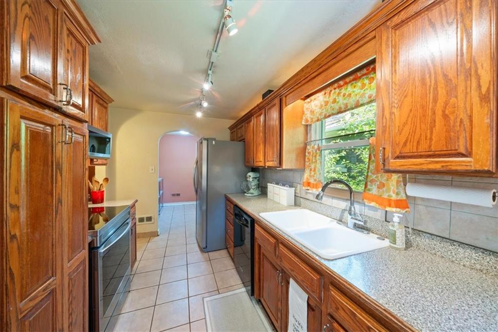 503 North 14th Street Kansas City, KS 66102 - Photo 10 of 27