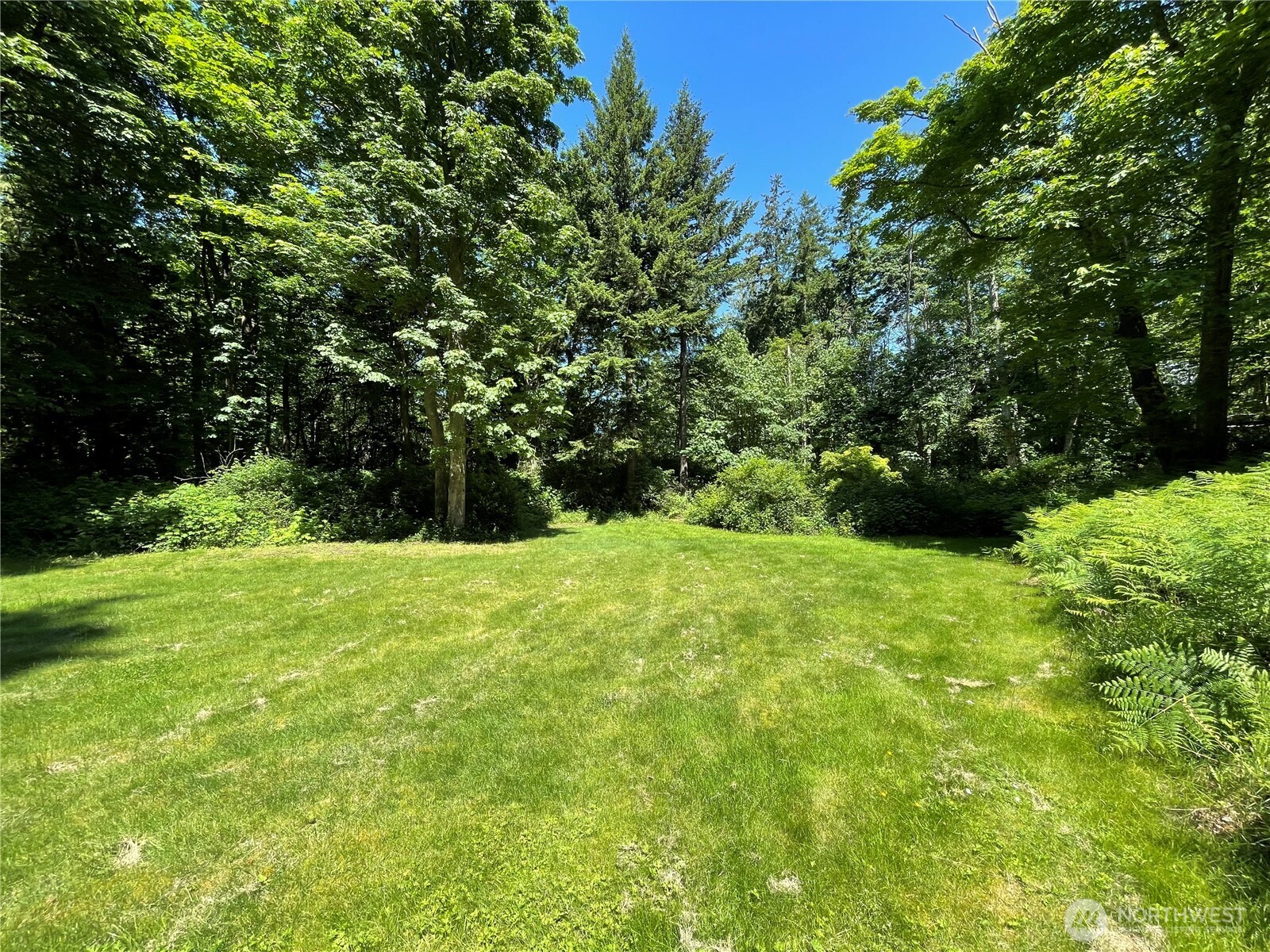 13 K Beach Way Everett, WA 98201 - Photo 2 of 35 a view of outdoor space and yard
