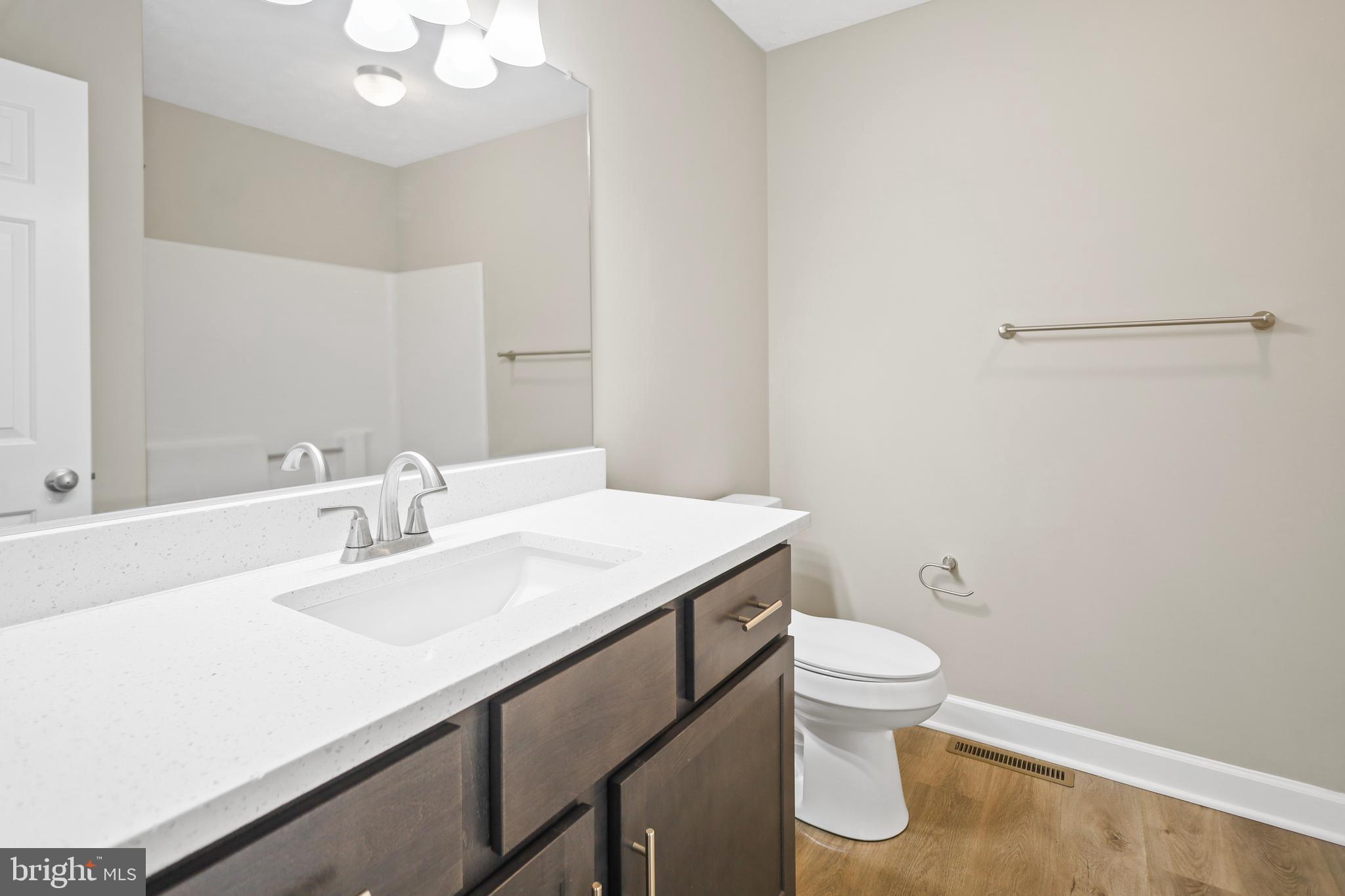 804 Farms River Road Front Royal, VA 22630 - Photo 25 of 80 Hall bath