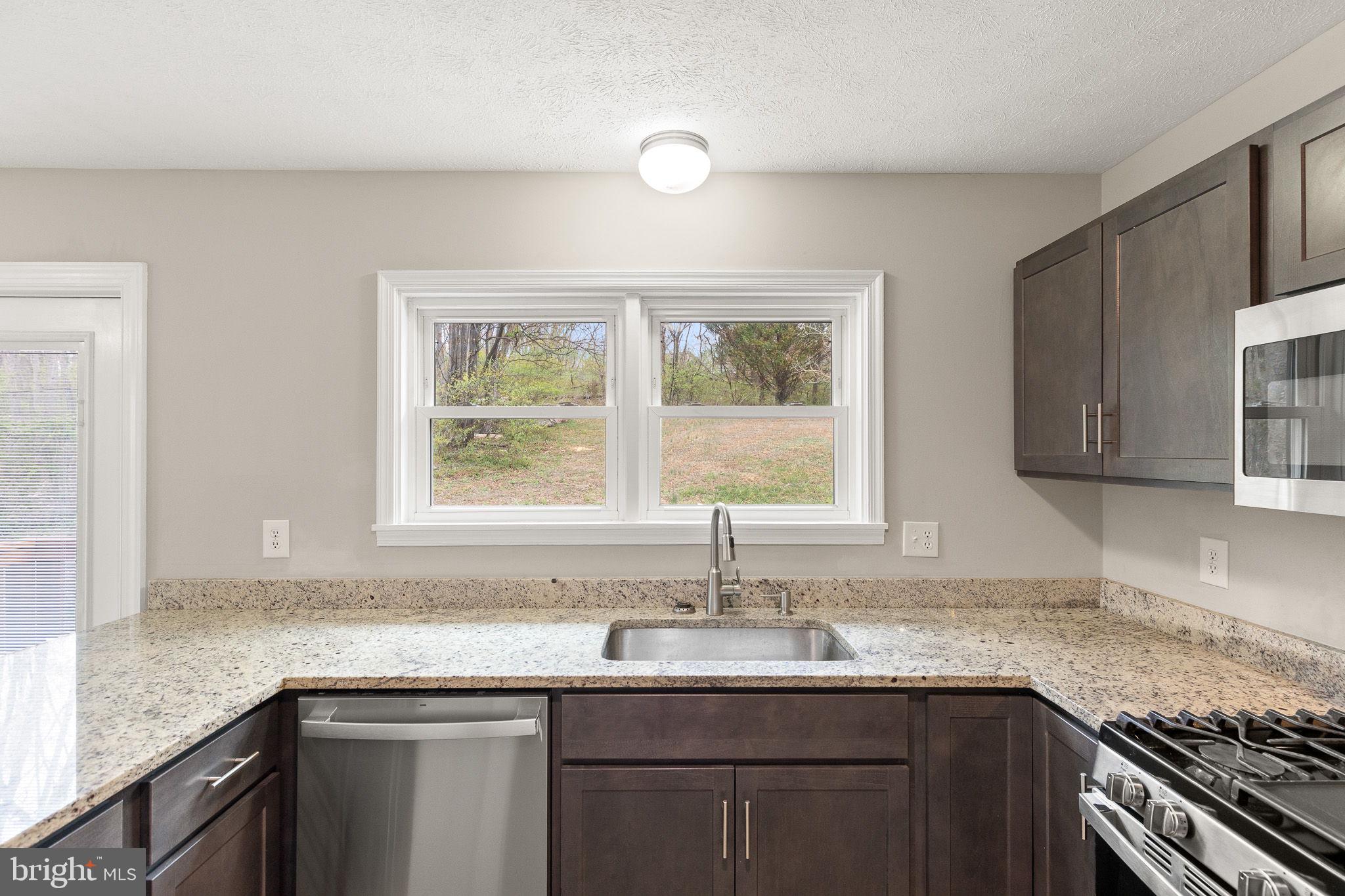 804 Farms River Road Front Royal, VA 22630 - Photo 6 of 80 kitchen