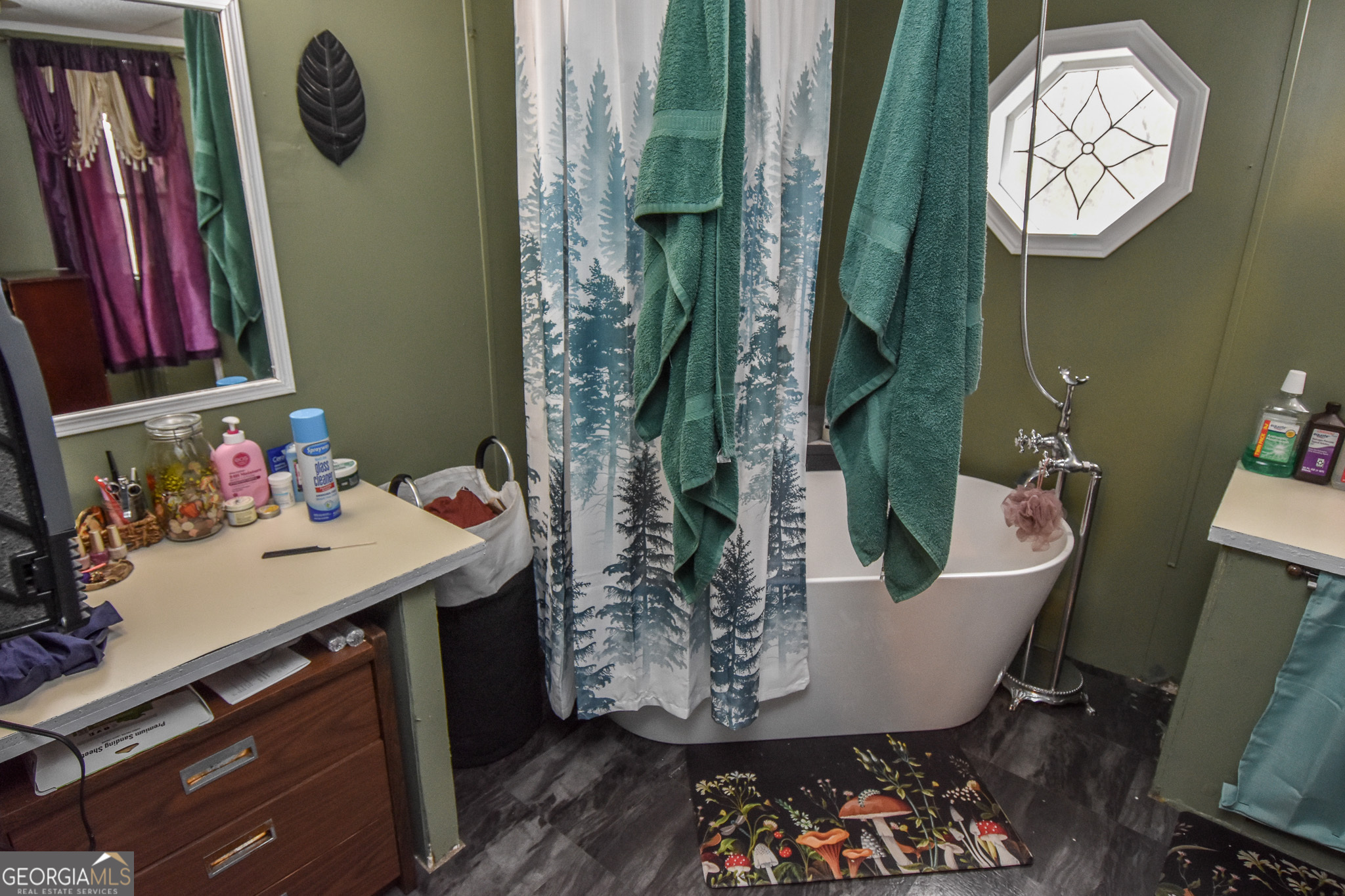 18 Ridgecrest Drive Thomaston, GA 30286 - Photo 36 of 53 a bathroom with a sink and mirror with toilet