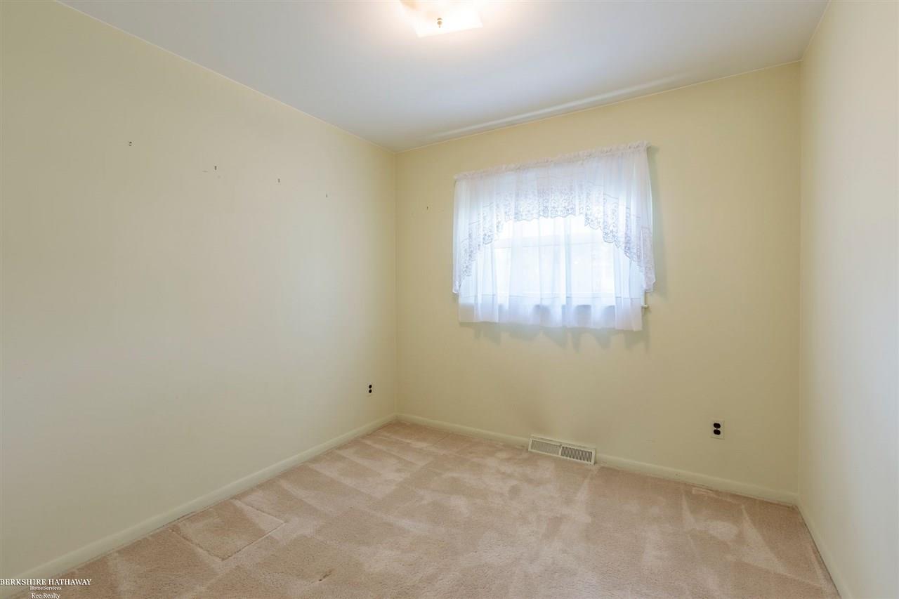 440 Lehigh Road Rochester, MI 48307 - Photo 14 of 28 50017656-13.JPG