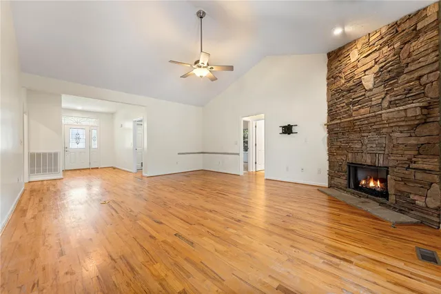 $2,100 | 307 Willow Brook Lane, Seneca, SC 29678