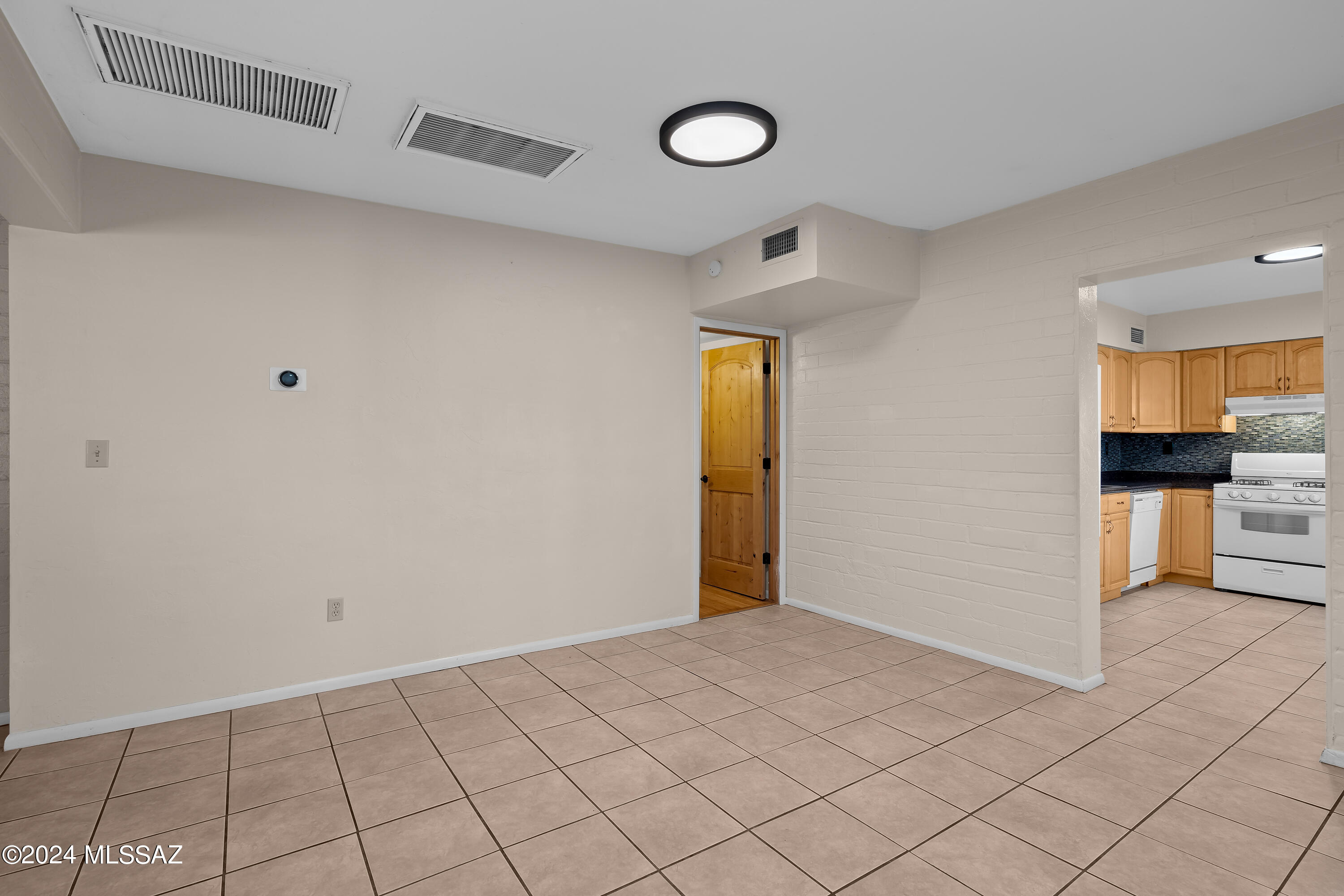 227 East Linden Street Tucson, AZ 85705 - Photo 8 of 31
