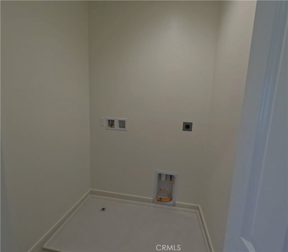 32336 Brunello Way Temecula, CA 92591 - Photo 13 of 25 close up of a white marble wall