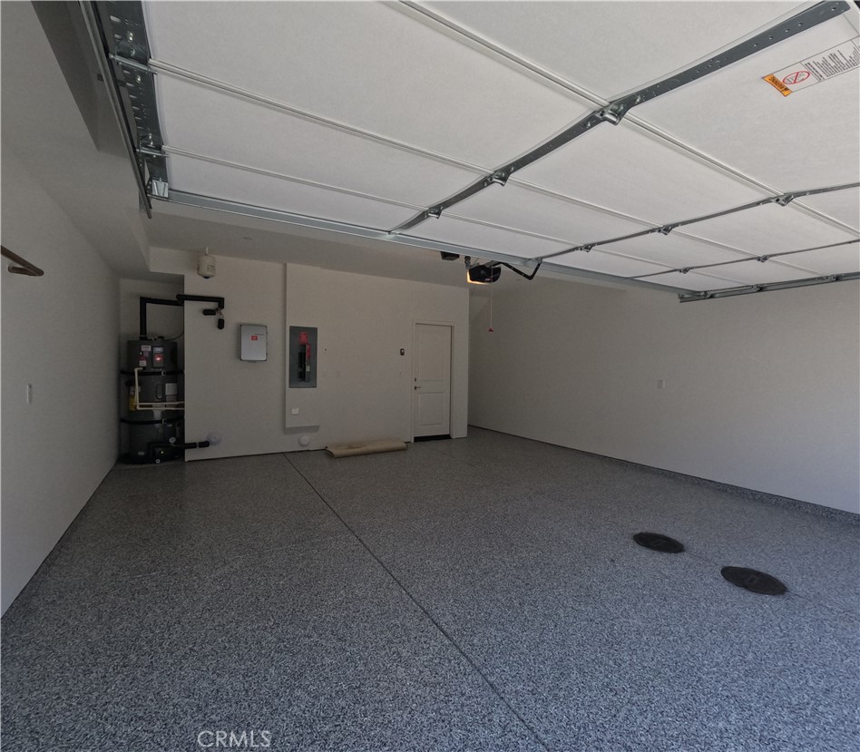 32336 Brunello Way Temecula, CA 92591 - Photo 23 of 25 a view of a garage