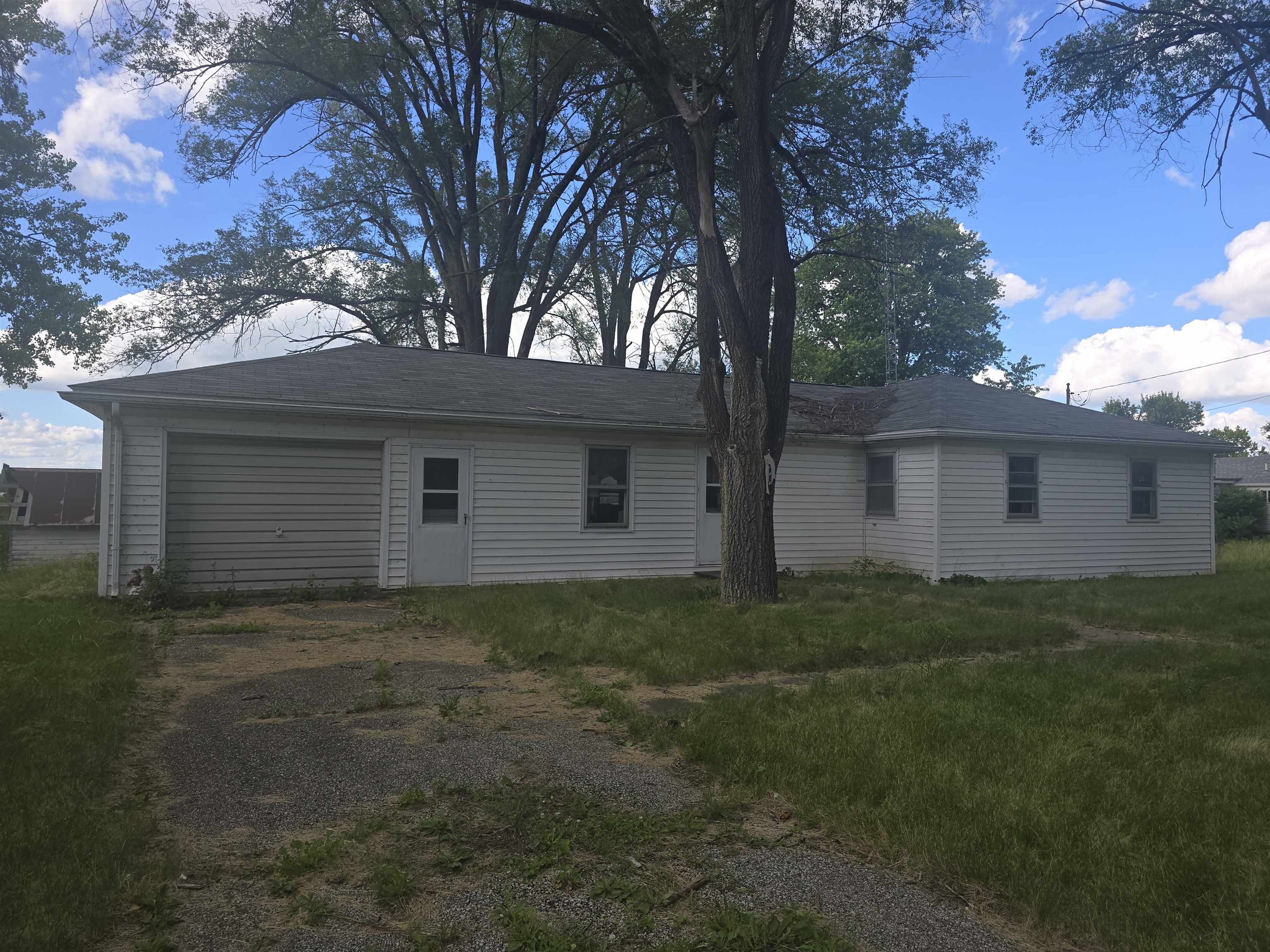 1661 Riverside Drive Pontoosuc, IL 62330 - Photo 1 of 15