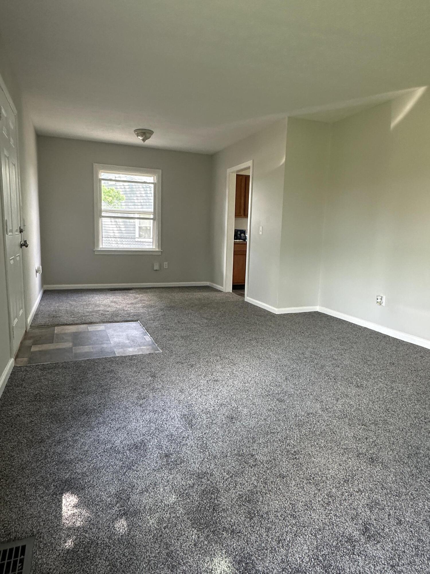 2050 South Hadley Road Springfield, OH 45505 - Photo 5 of 14 Gallery Image 5