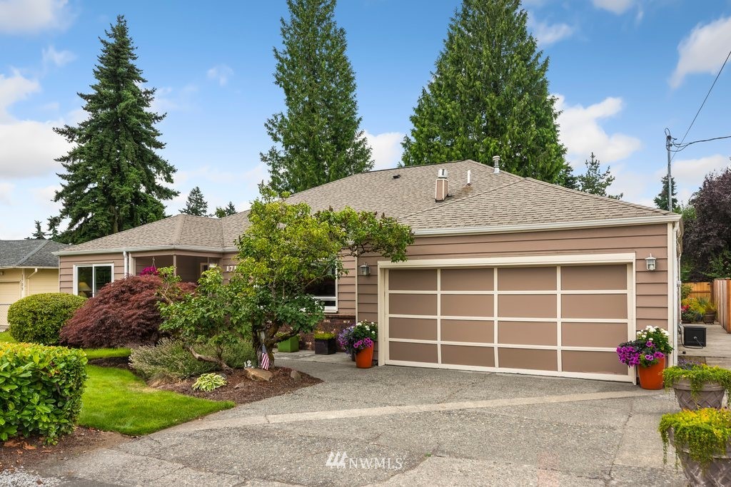 1717 Aberdeen Avenue Northeast Renton, WA 98056 - Photo 2 of 23 Gallery Image 2