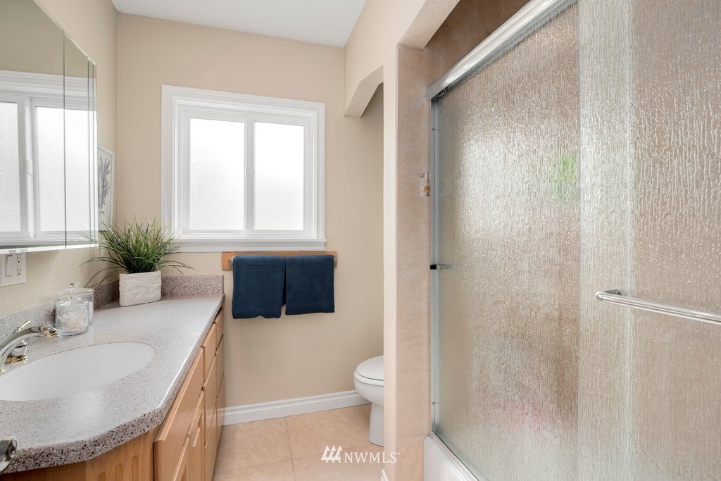1717 Aberdeen Avenue Northeast Renton, WA 98056 - Photo 13 of 23 Gallery Image 13