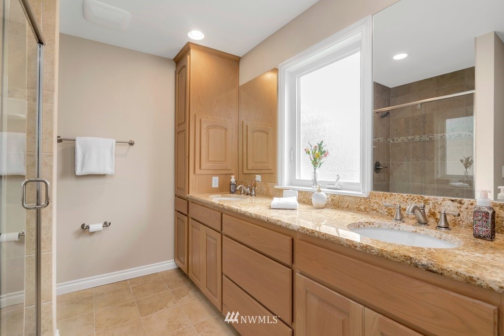 1717 Aberdeen Avenue Northeast Renton, WA 98056 - Photo 15 of 23 Gallery Image 15