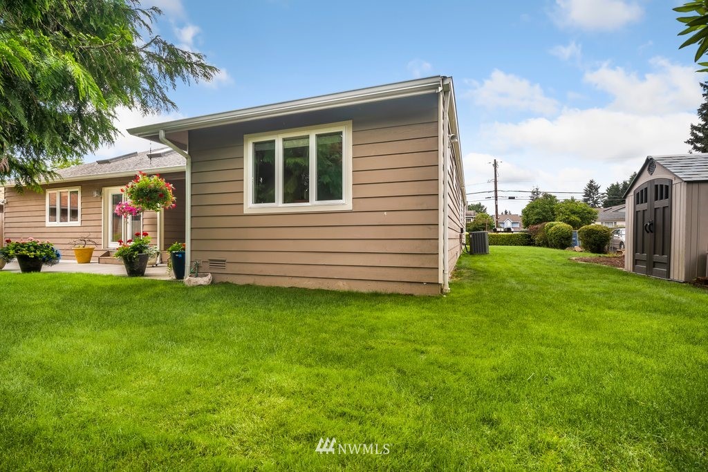 1717 Aberdeen Avenue Northeast Renton, WA 98056 - Photo 21 of 23 Gallery Image 21