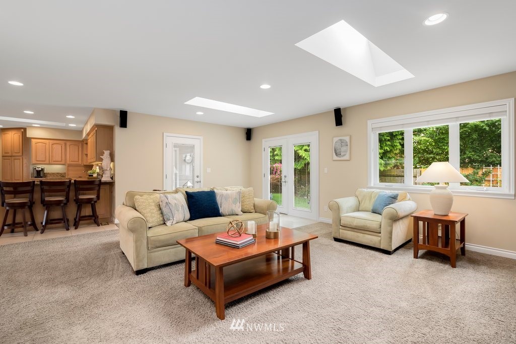 1717 Aberdeen Avenue Northeast Renton, WA 98056 - Photo 4 of 23 Gallery Image 4