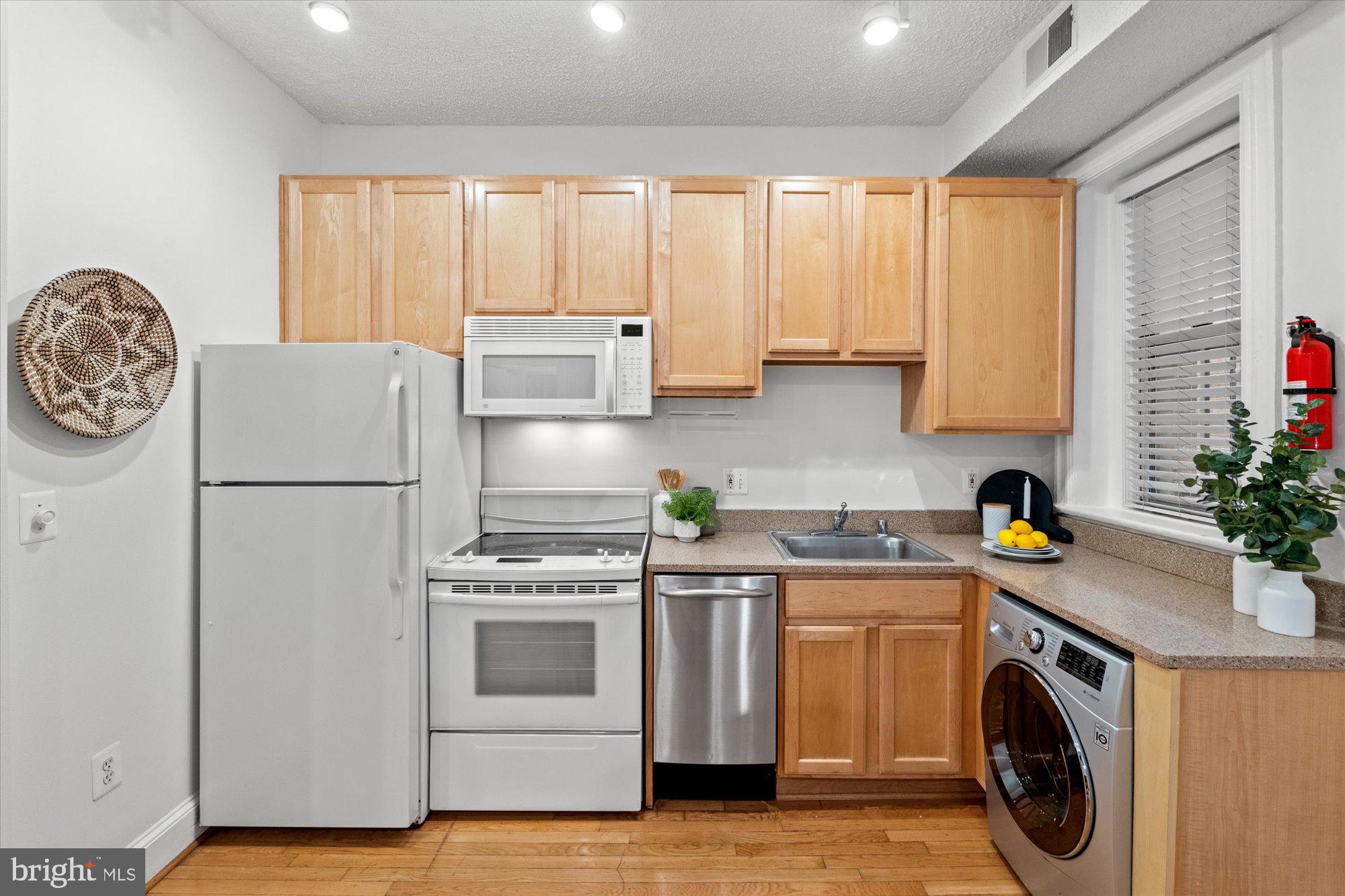 1401 Columbia Road Northwest, Unit 109 Washington, DC 20009 - Photo 16 of 24