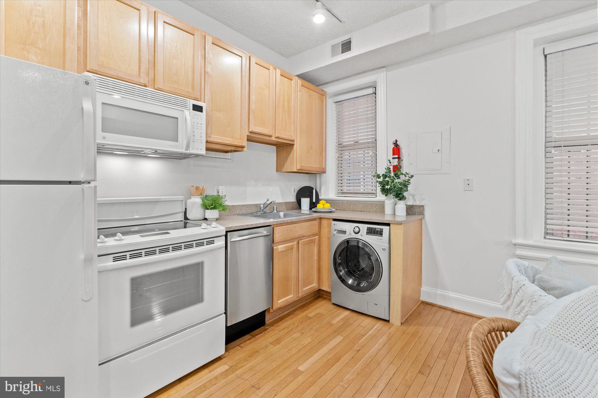 1401 Columbia Road Northwest, Unit 109 Washington, DC 20009 - Photo 17 of 24