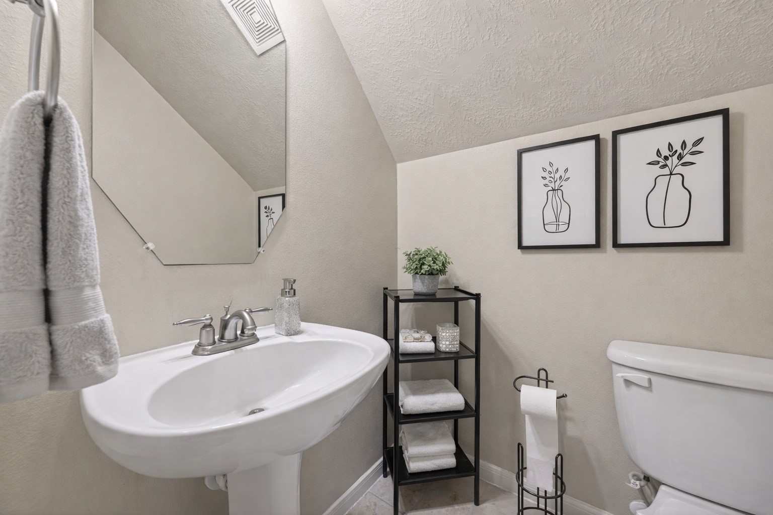 4602 Countrypines Drive Spring, TX 77388 - Photo 8 of 21 a bathroom with a toilet a sink and a mirror