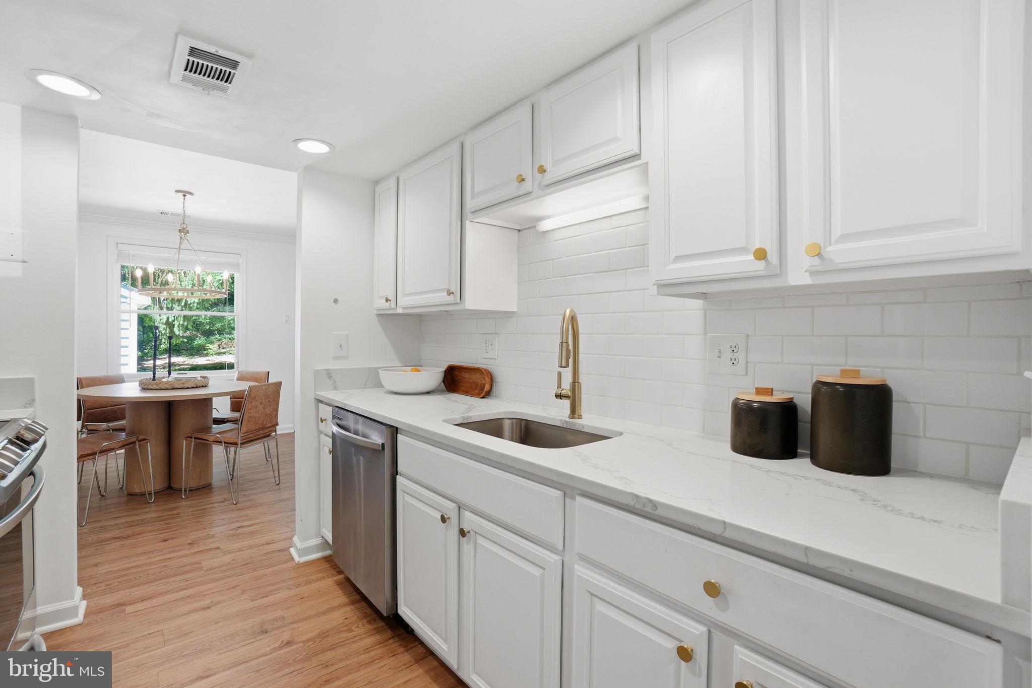 1579 Poplar Grove Drive Reston, VA 20194 - Photo 7 of 25