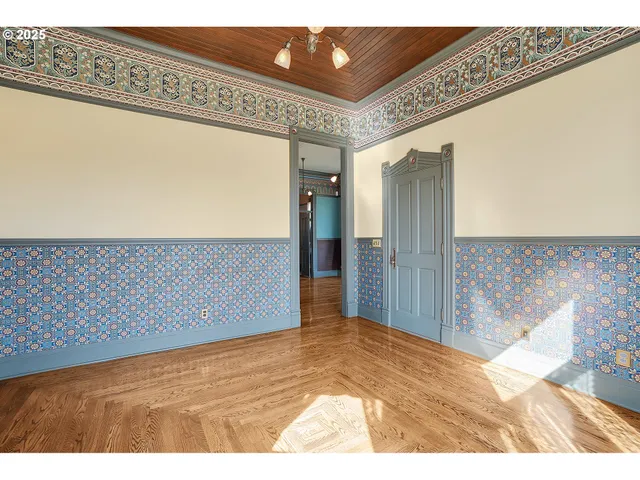 a view of a room with an empty space