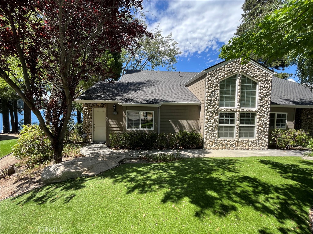 394 Lake Resort Road Lake Arrowhead, CA 92352 - Photo 1 of 1 a front view of a house with a yard