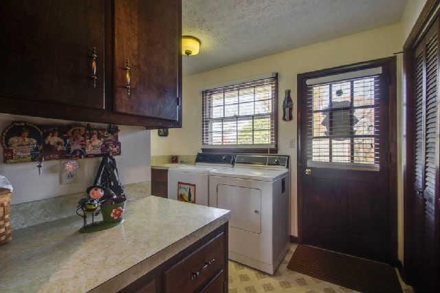 1035 Mill Road Dickson, TN 37055 - Photo 11 of 20 Big laundry room right off the kitchen with a FULL BATH!