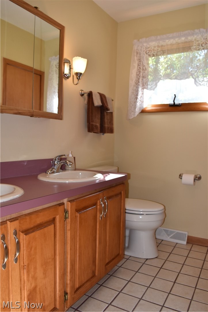 15340 Newcomb Road Middlefield, OH 44062 - Photo 12 of 28