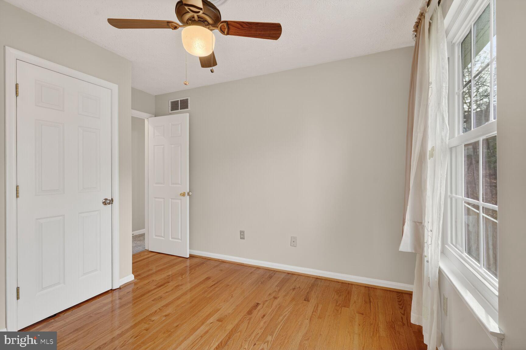 467 Oakton Road Odenton, MD 21113 - Photo 14 of 32