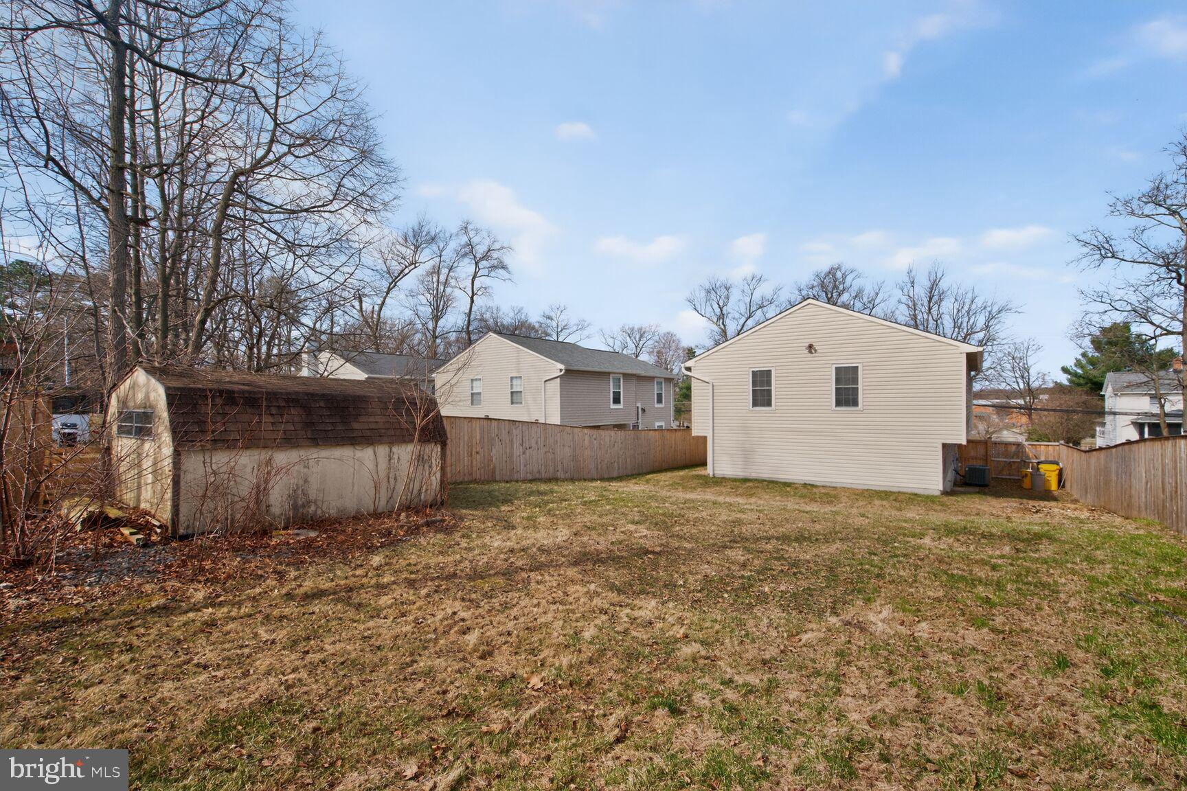 467 Oakton Road Odenton, MD 21113 - Photo 2 of 32