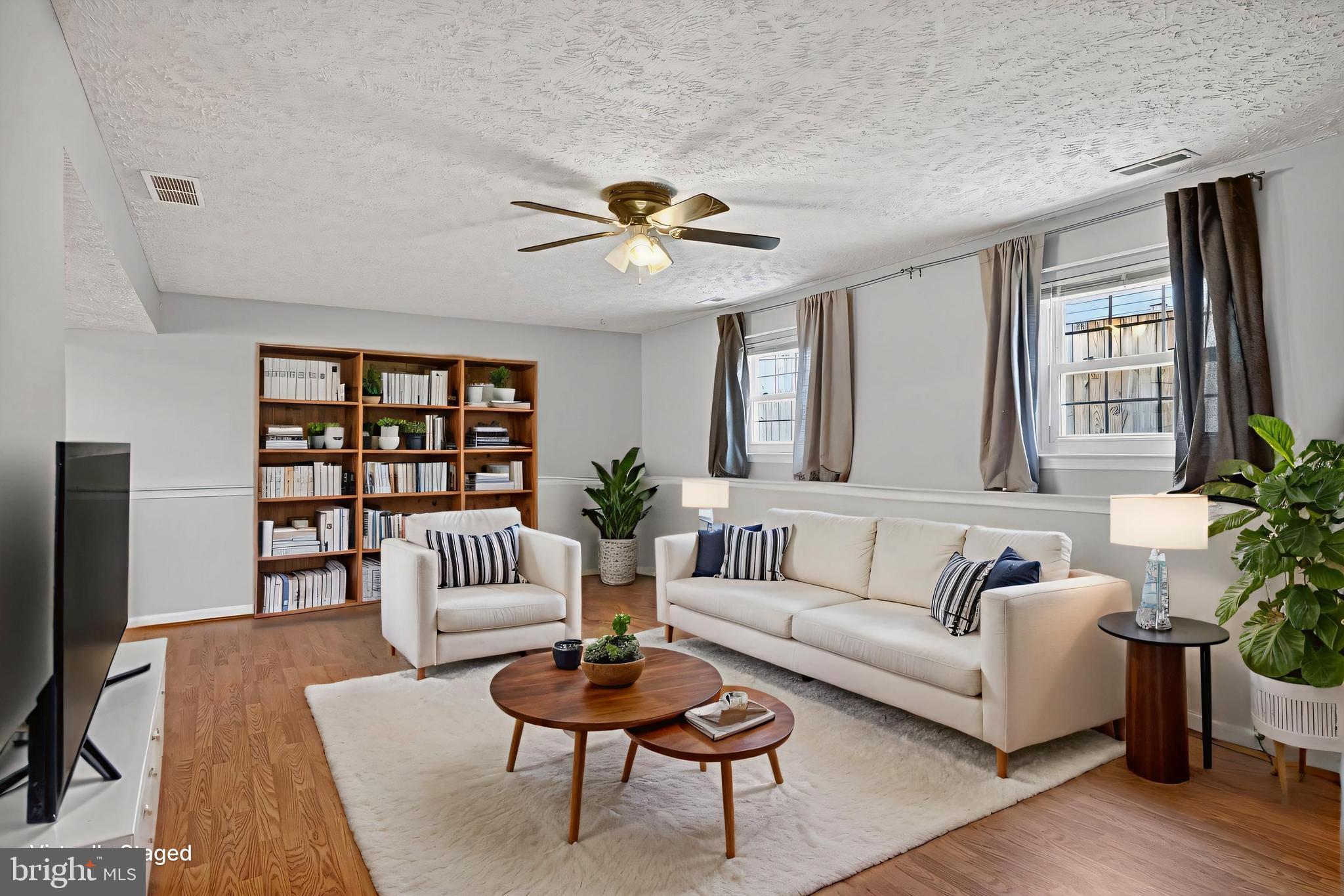 467 Oakton Road Odenton, MD 21113 - Photo 5 of 32