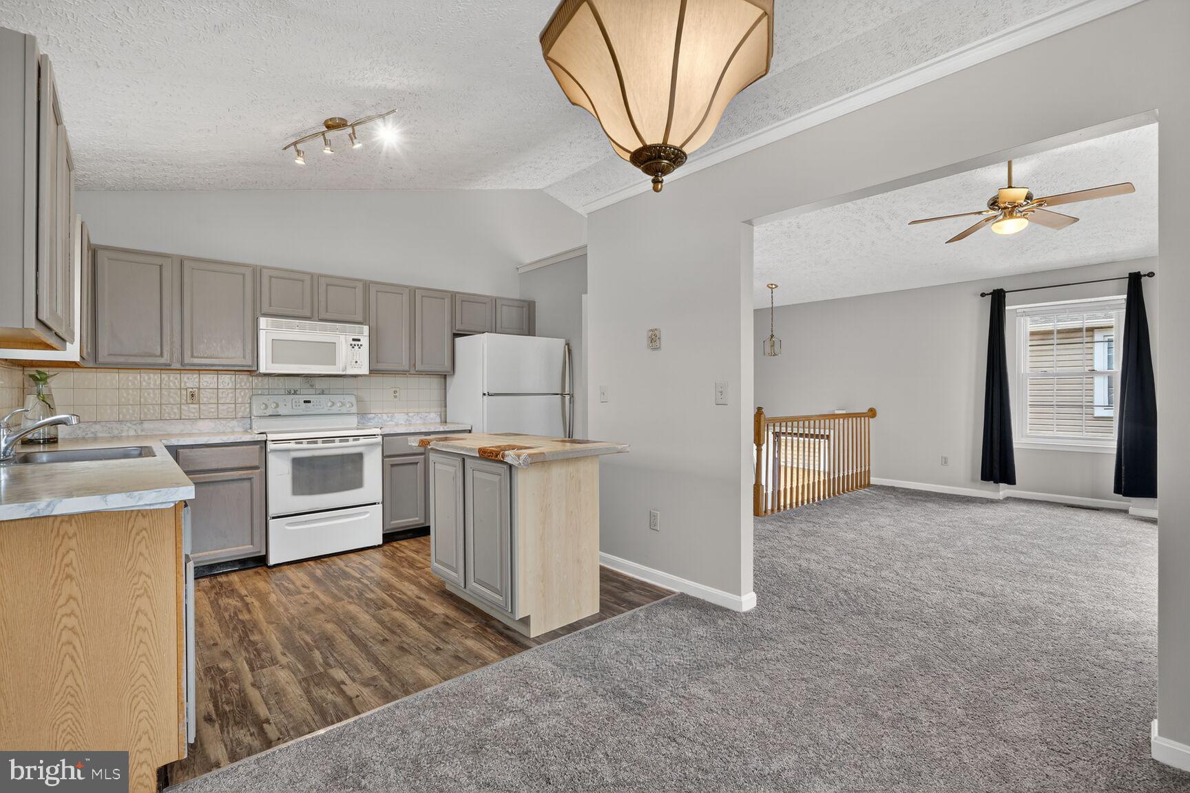 467 Oakton Road Odenton, MD 21113 - Photo 7 of 32