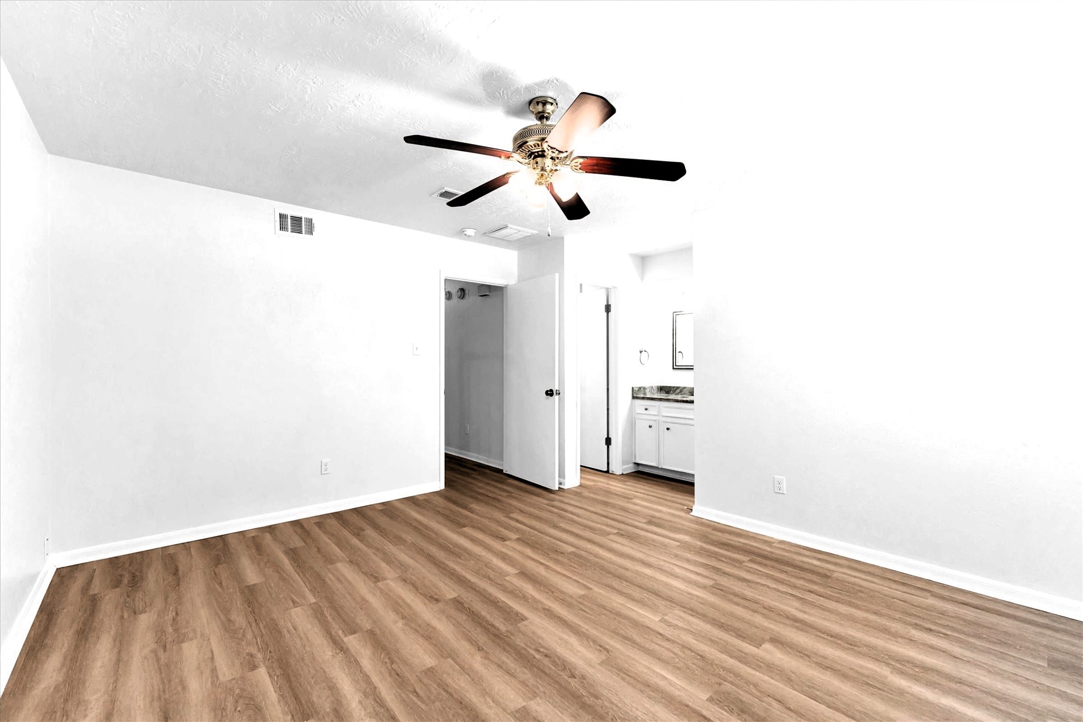 1101 Wilson Drive Rosenberg, TX 77471 - Photo 20 of 38 HUGE PRIMARY BEDROOM 17.5X13.9 WITH VIEW OF PRIVATE SINK & MIRROR!