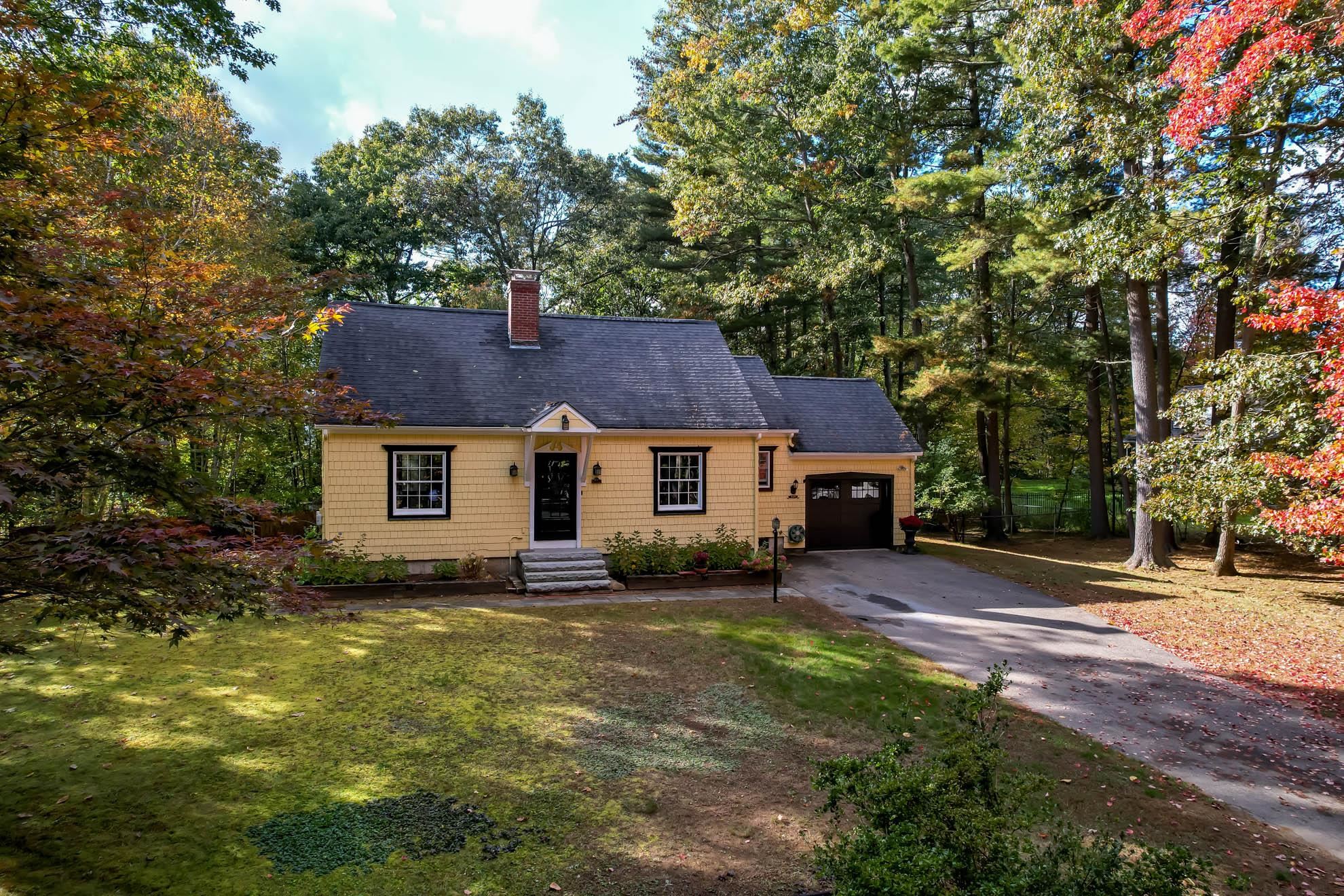 437 Middle Road Dover, NH 03820 - Photo 2 of 22