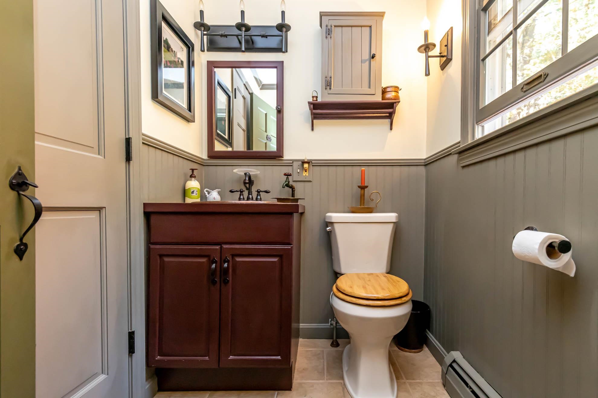 437 Middle Road Dover, NH 03820 - Photo 3 of 22