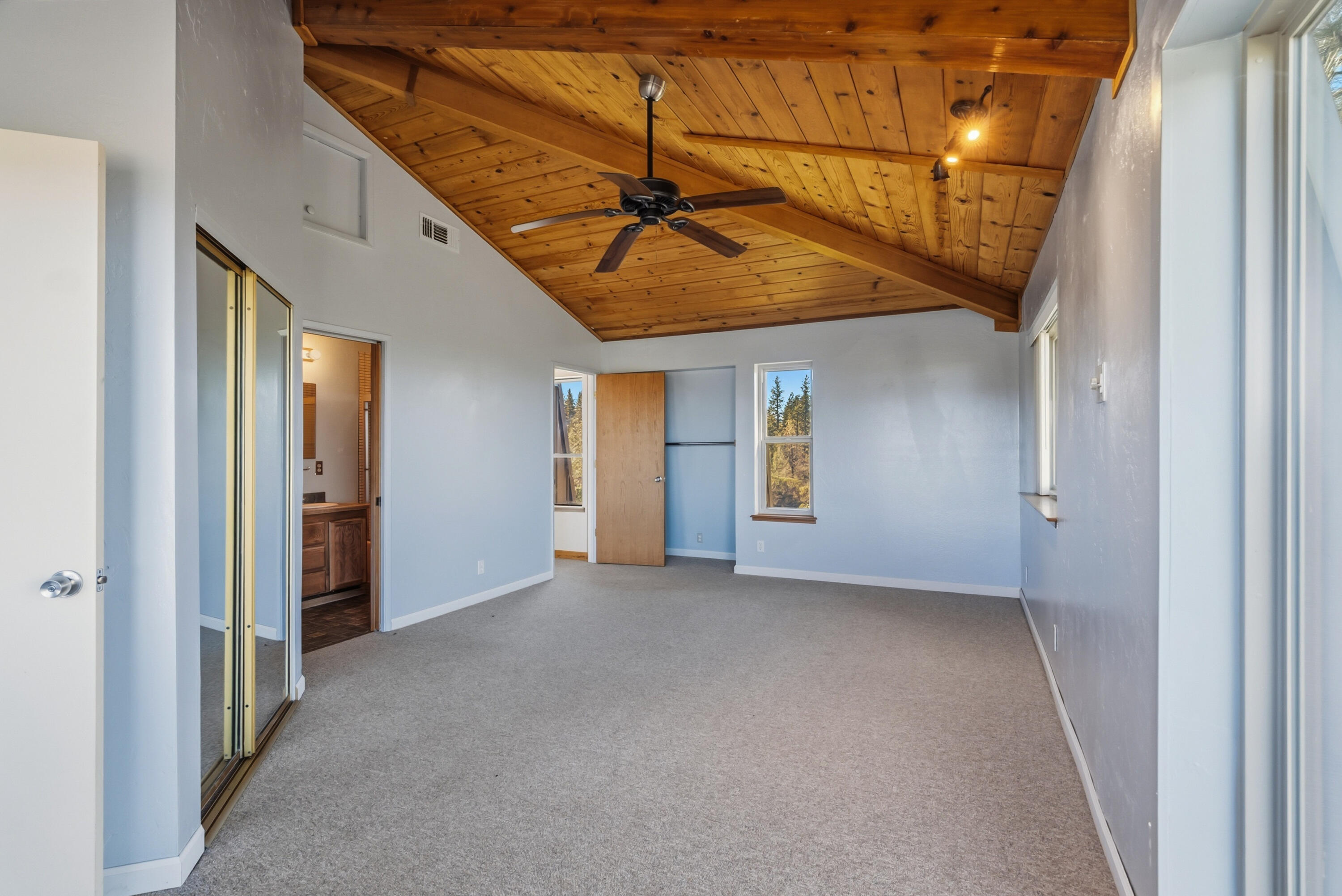 6866 Alpine Ridge Road Shingletown, CA 96088 - Photo 32 of 58 a view of a livingroom with a hallway