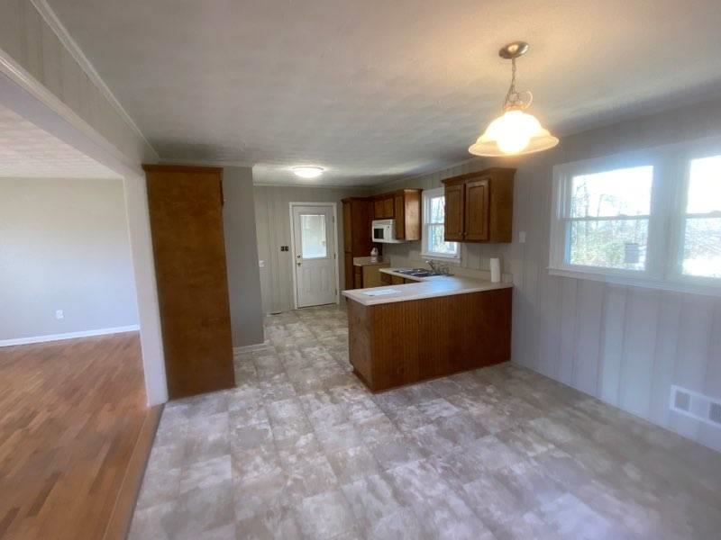 251 Old Converse Road Spartanburg, SC 29307 - Photo 11 of 26 Gallery Image 11