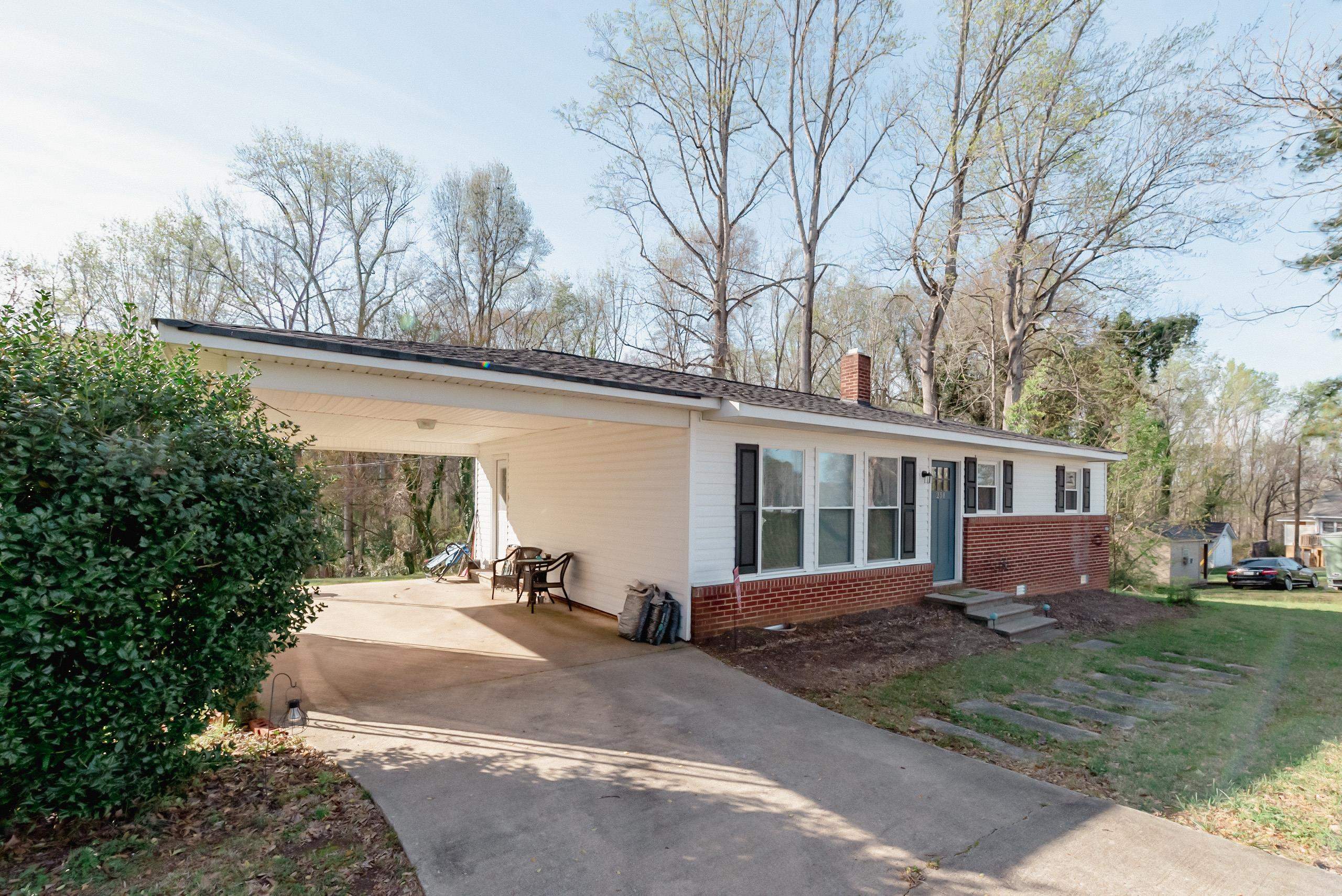 251 Old Converse Road Spartanburg, SC 29307 - Photo 2 of 26 Gallery Image 2