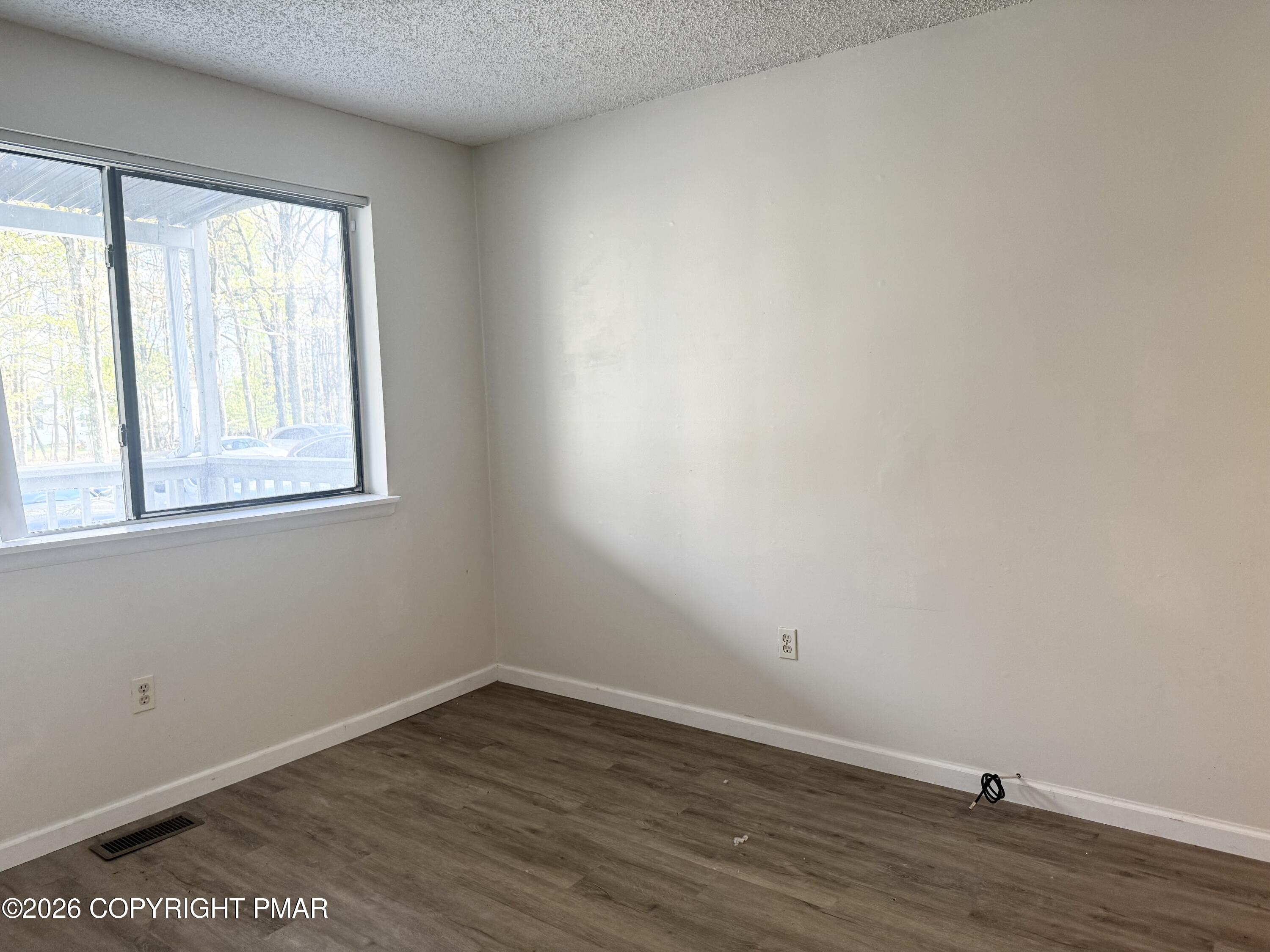 130 View Court, Unit 101 Mount Pocono, PA 18344 - Photo 8 of 17 IMG_3568(2)