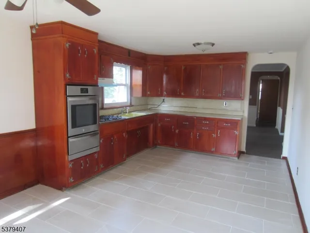 $2,500 | 870 Louisa Street, Union, NJ 07083