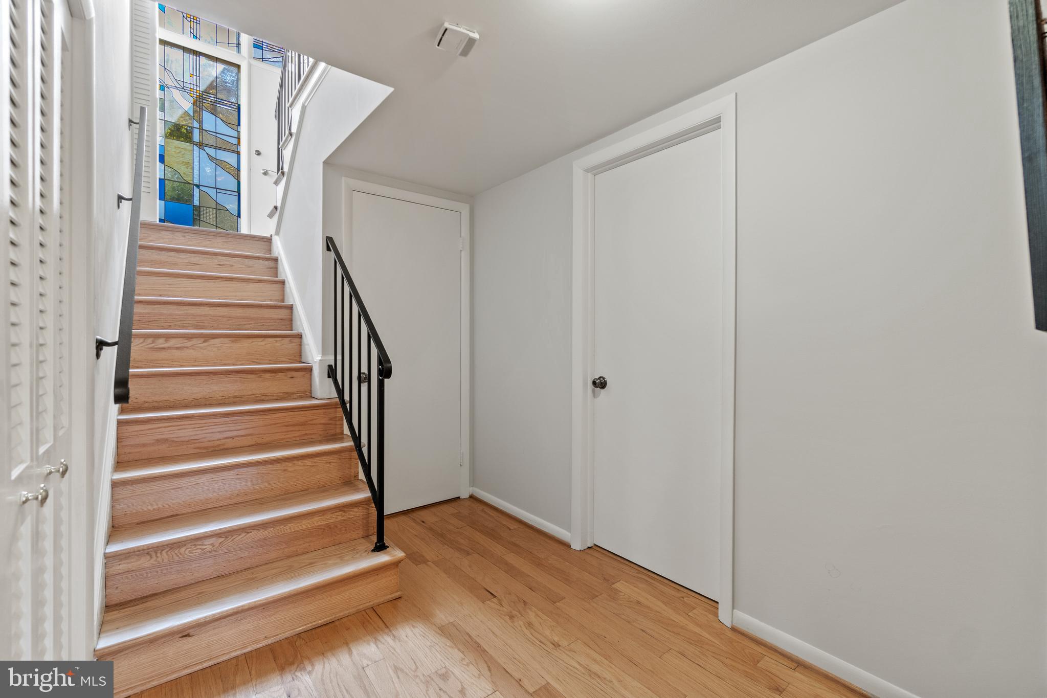 11226 South Shore Road Reston, VA 20190 - Photo 24 of 45 Lower level foyer