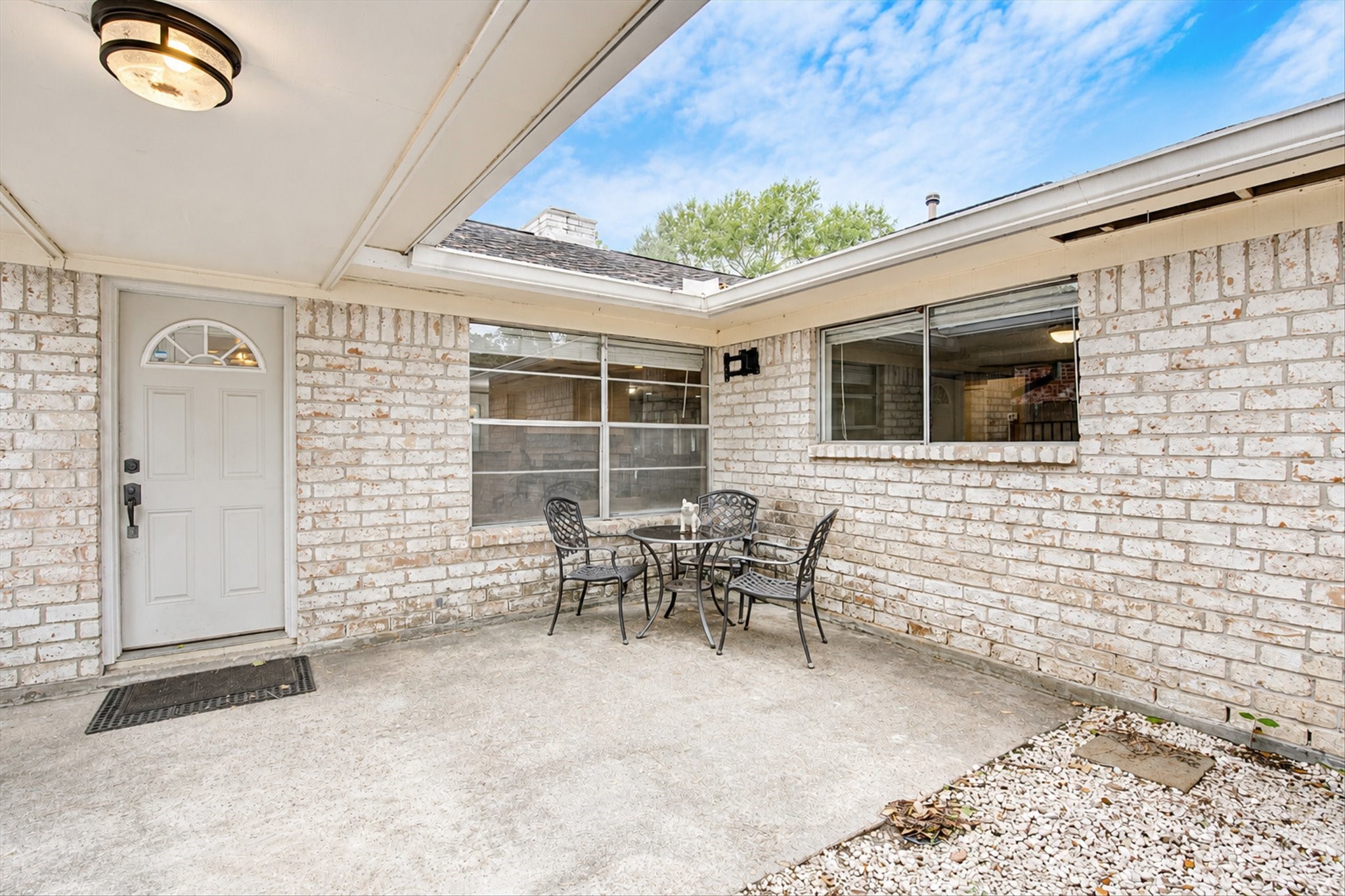 1907 Round Spring Drive Houston, TX 77339 - Photo 33 of 39 Gallery Image 33