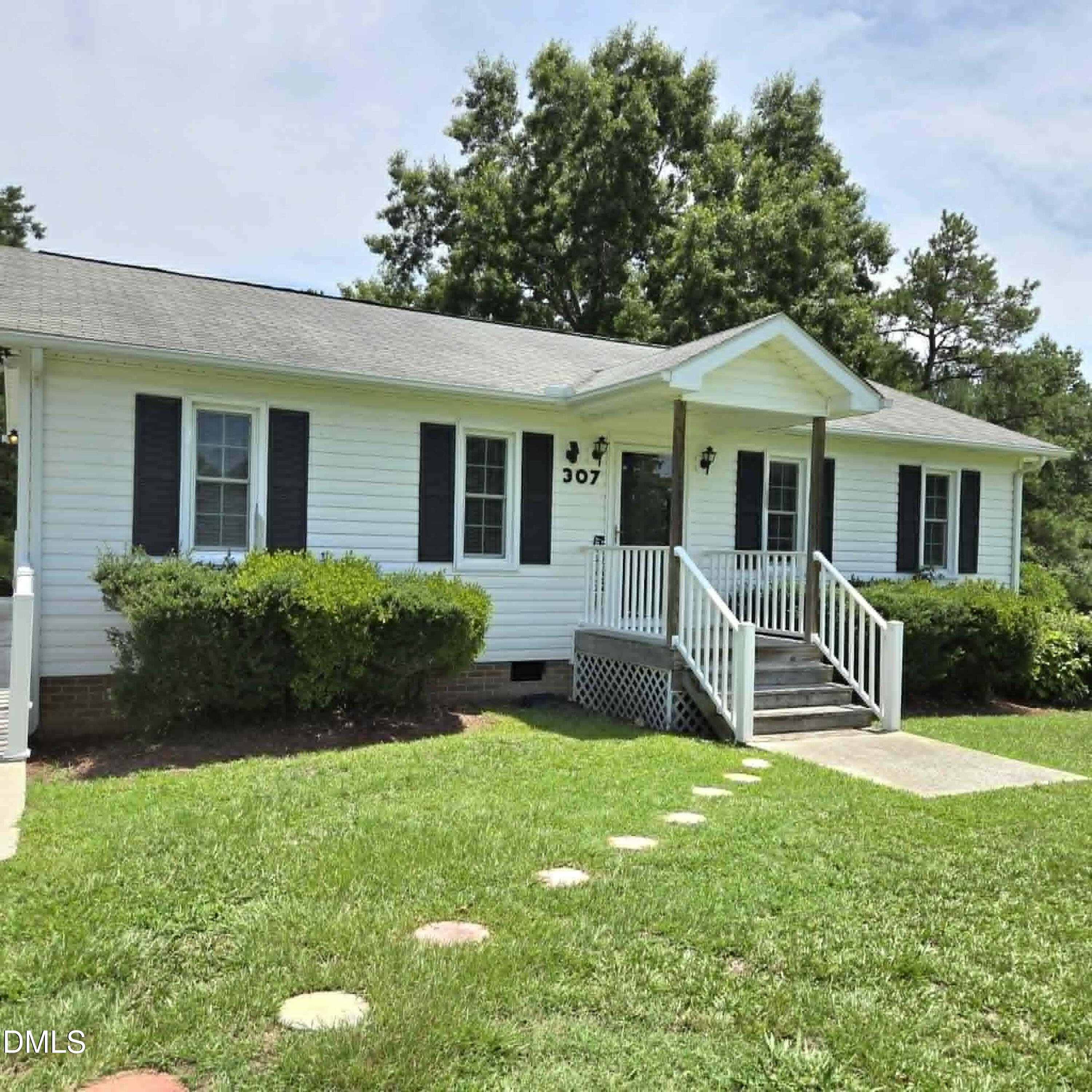 307 Slate Top House Road Clayton, NC 27520 - Photo 7 of 24 WELCOME HOME!