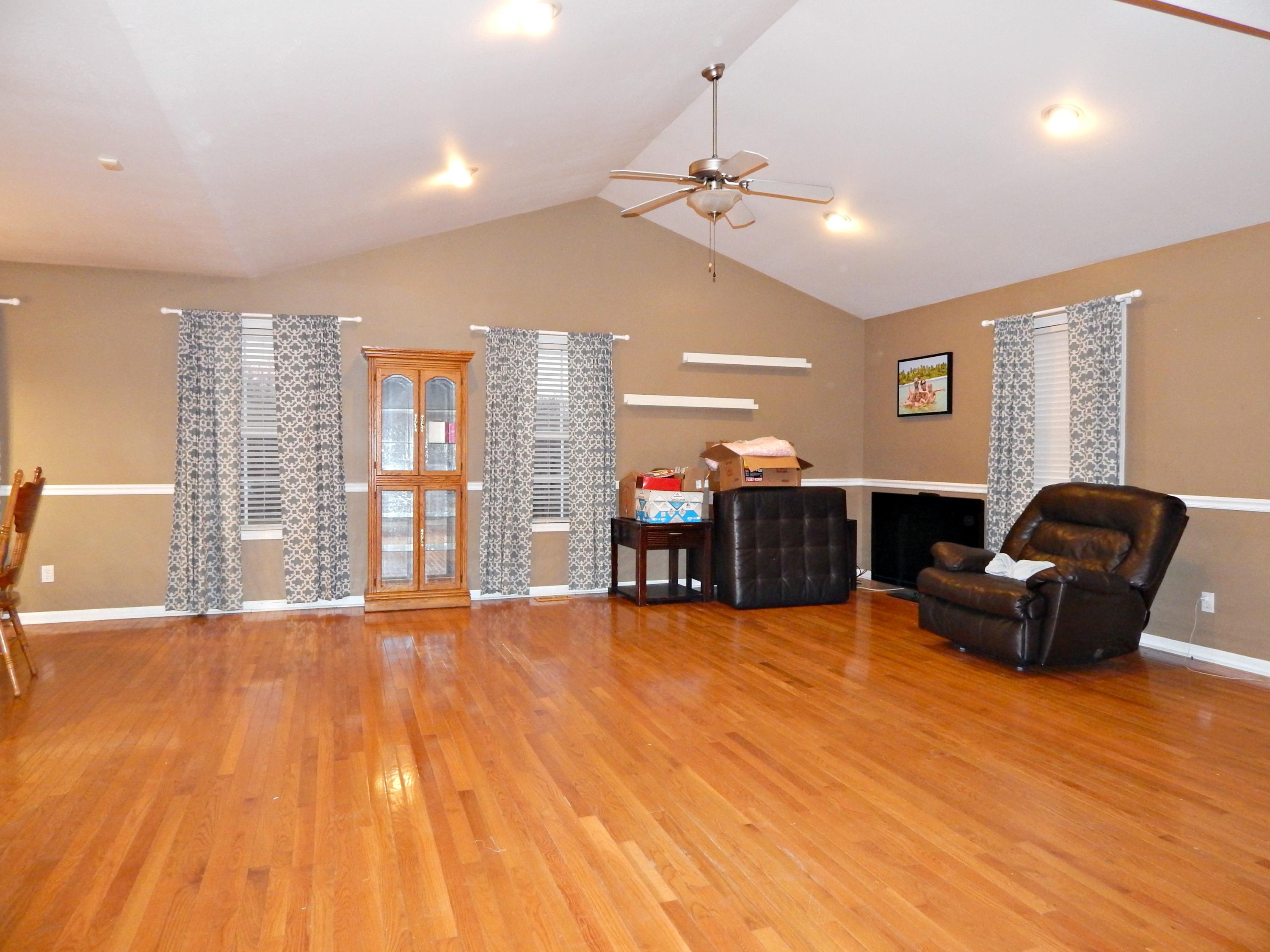 637 Emory River Road Harriman, TN 37748 - Photo 3 of 30 17