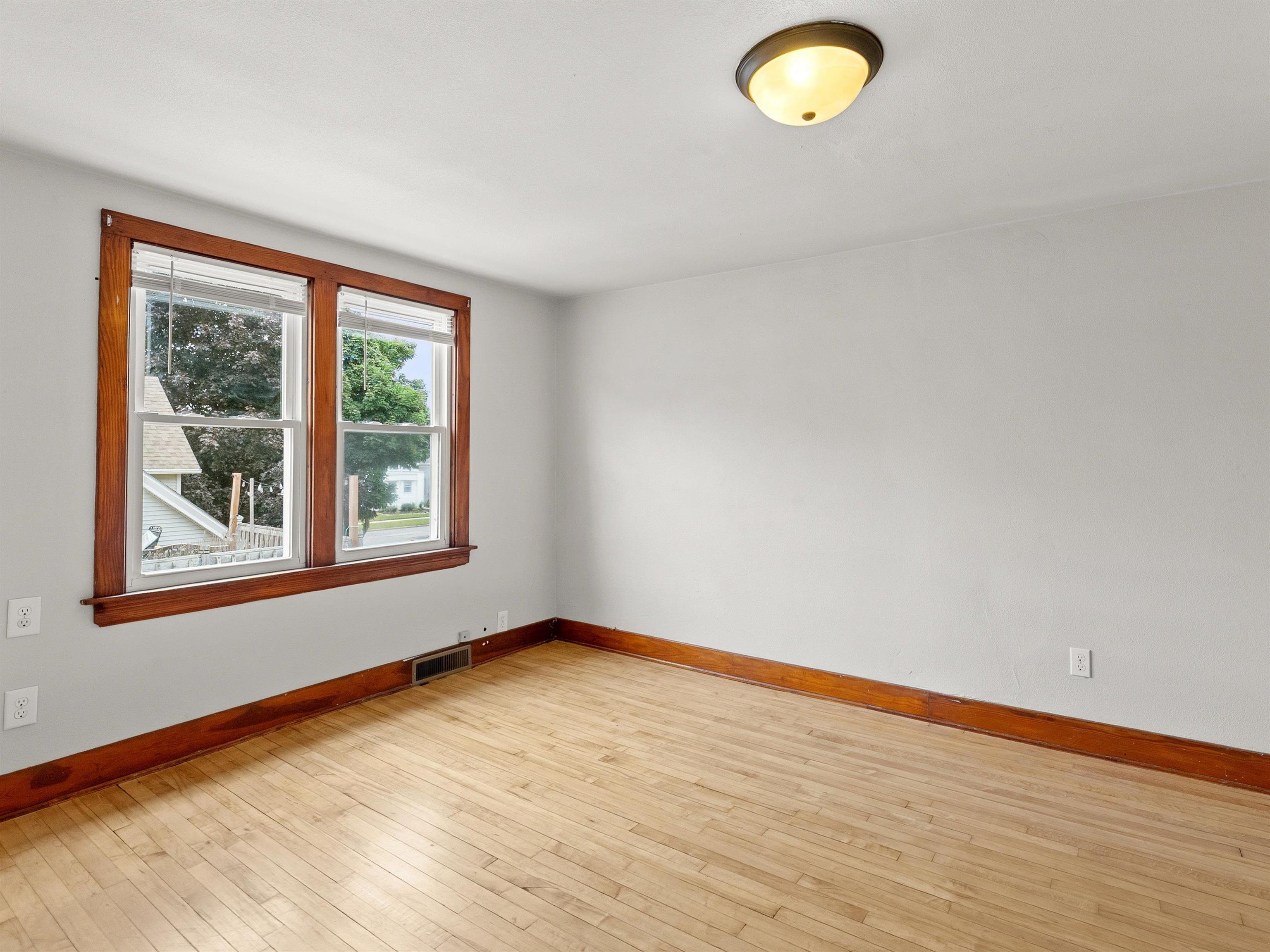 1112 Bluff Avenue Sheboygan, WI 53081 - Photo 23 of 28