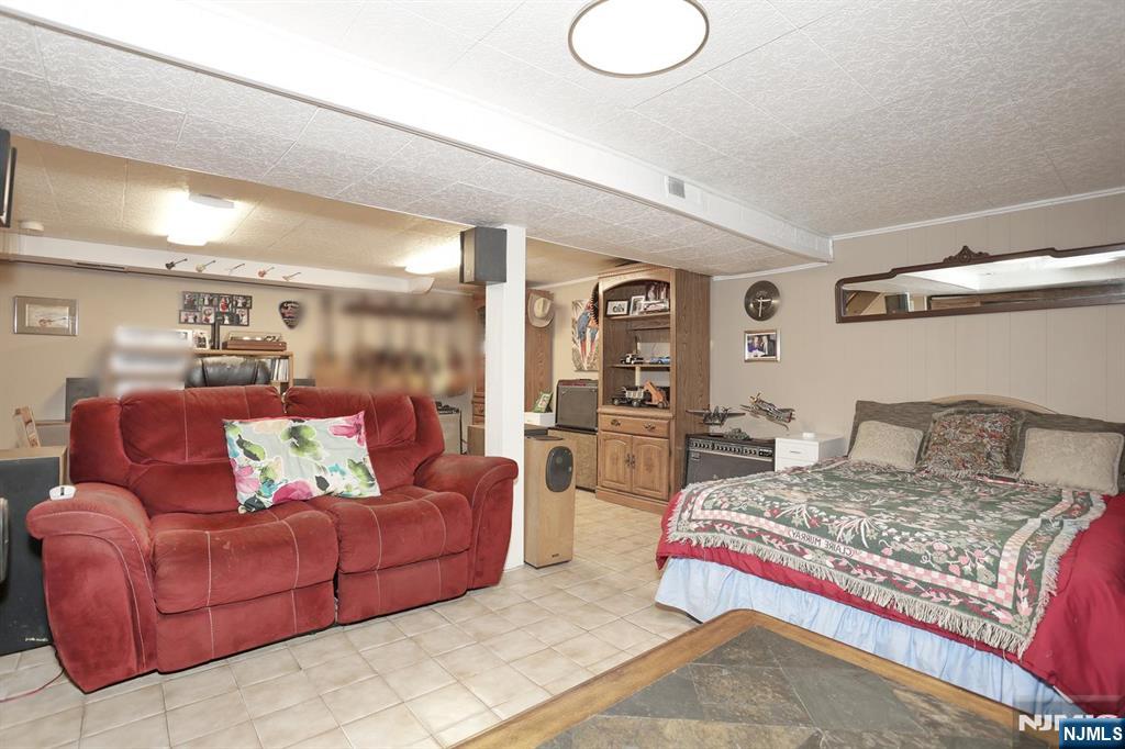 393 New Bridge Road Bergenfield, NJ 07621 - Photo 27 of 37