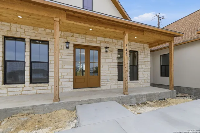 a view of a entrance of the building
