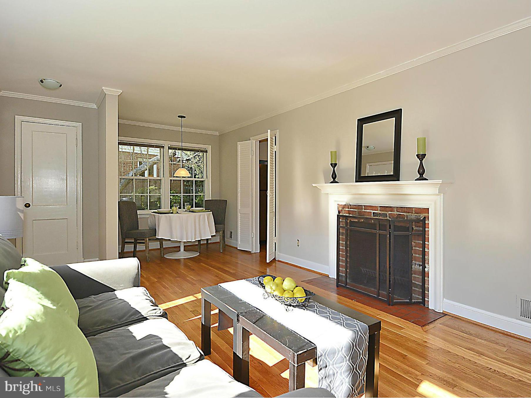 1414 Ruffner Road Alexandria, VA 22302 - Photo 2 of 30 Living Room