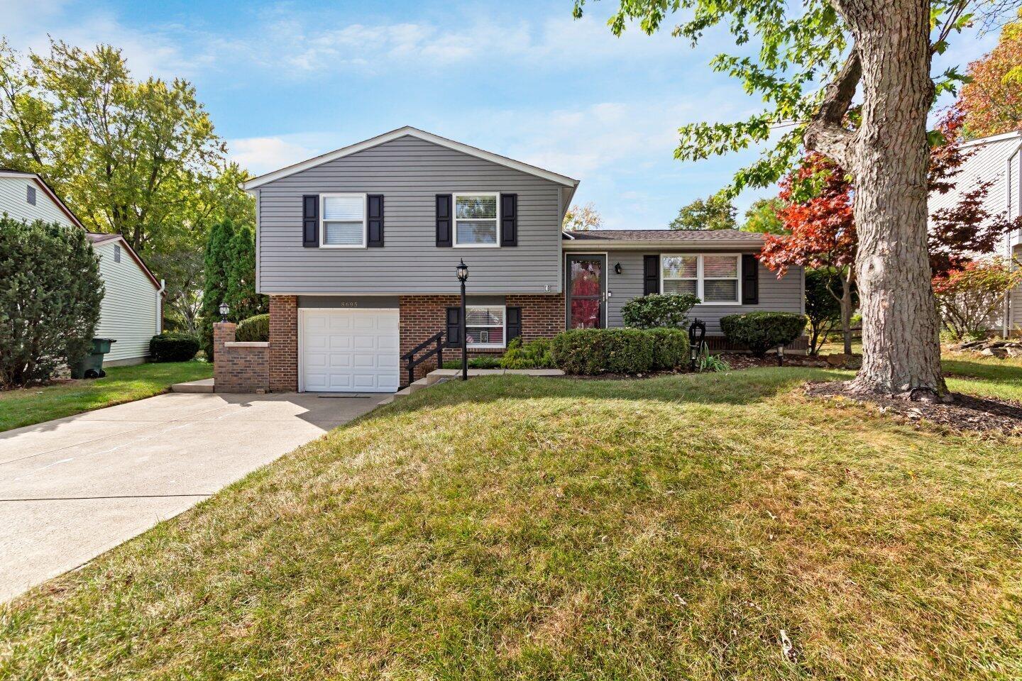 8695 Ripton Drive Powell, OH 43065 - Photo 3 of 39 001-8695RiptonDrive-Powell-OH-43065-SMAL