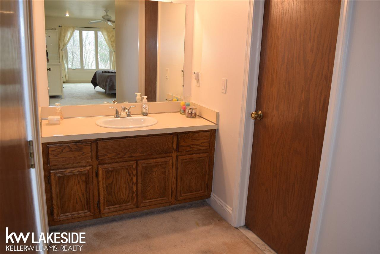 3199 Salem Drive Rochester, MI 48306 - Photo 38 of 64 31315844-37.JPG