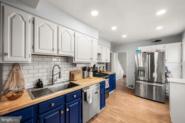 $385,000 | 912 Edgewood Avenue, Folsom, PA 19033