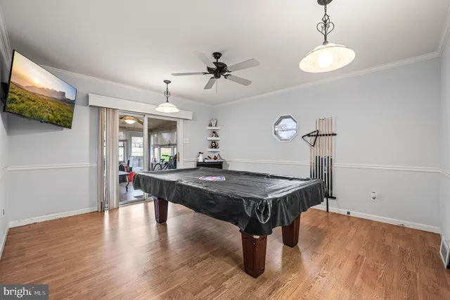 $385,000 | 912 Edgewood Avenue, Folsom, PA 19033